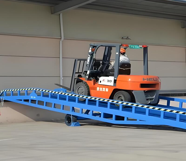 岳阳移动式卸货平台（叉车用）
